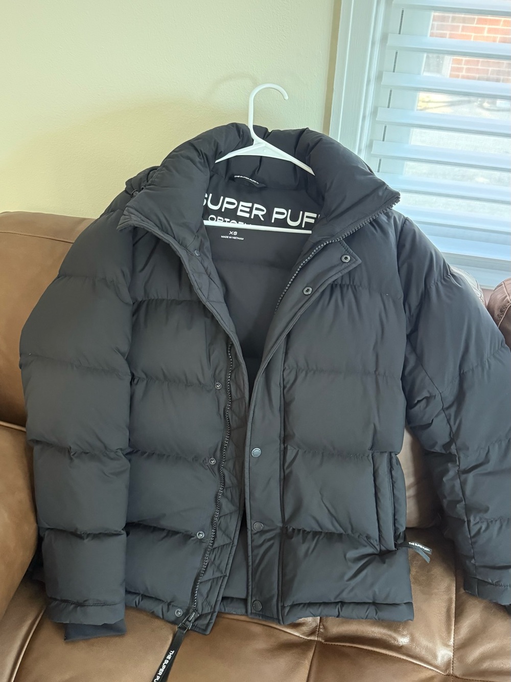 Aritzia Women’s Original Superpuff size XS